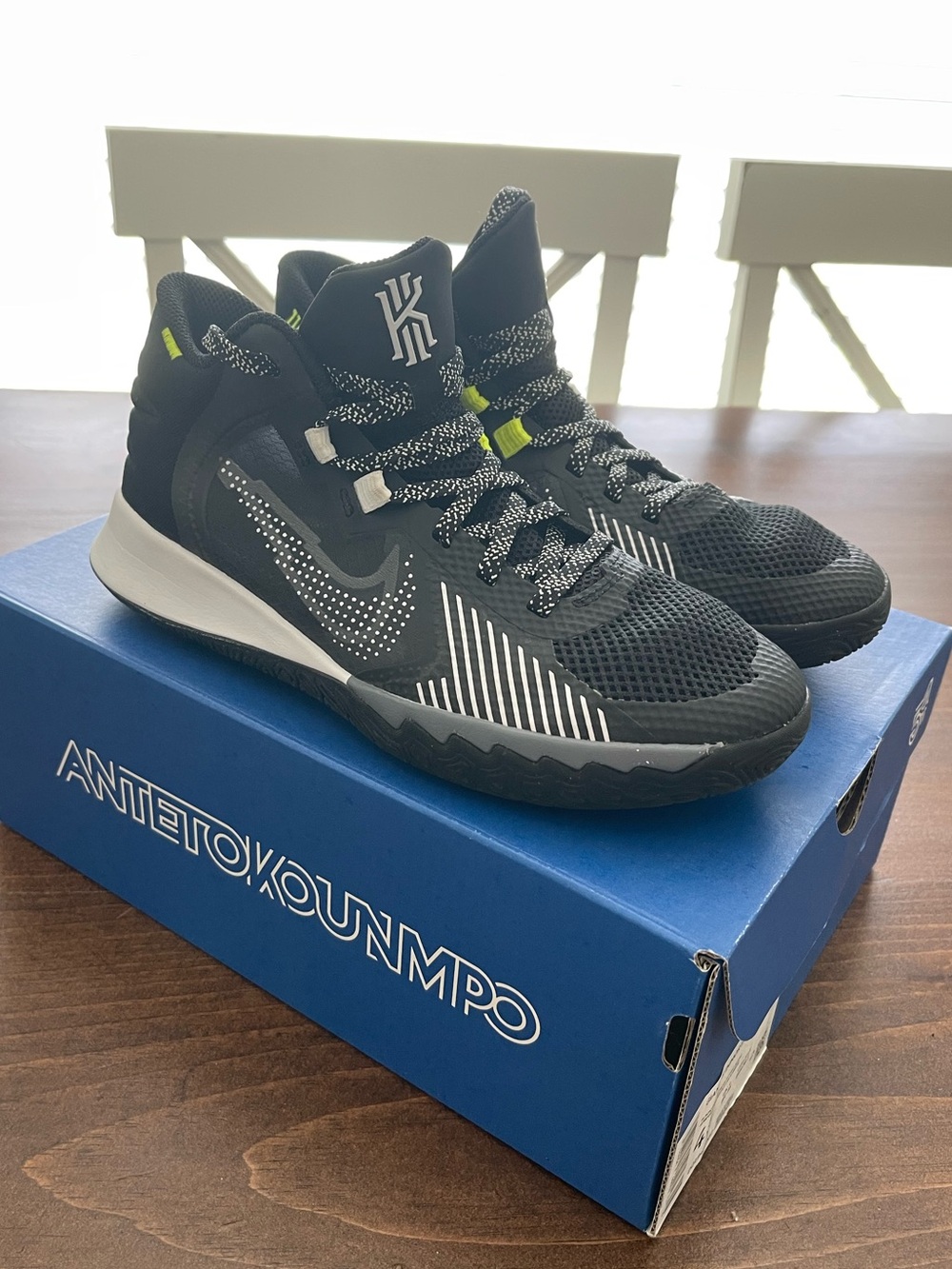 Boy’s Nike Kyrie Flytrap 5 Sneakers